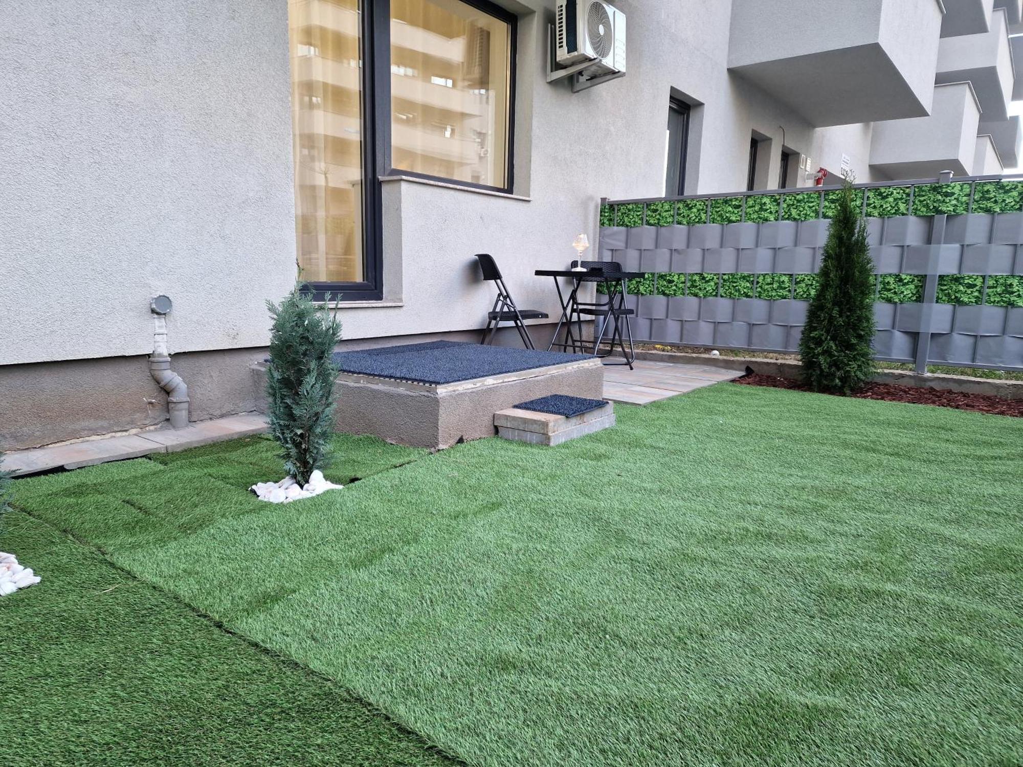 Studio&Garden! Roşu Buitenkant foto